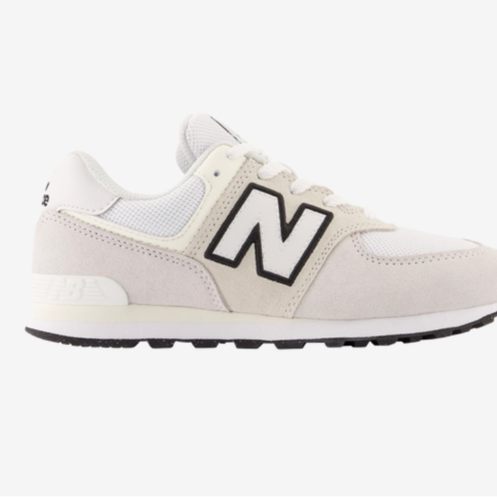 NEW BALANCE 574 comes with box